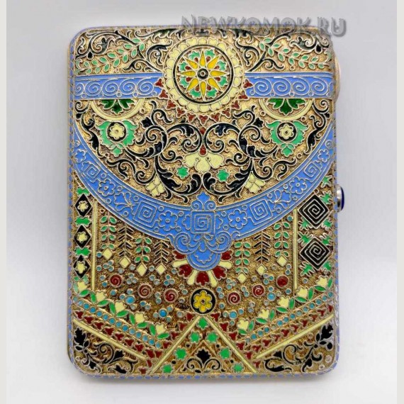 Старинный серебряный портсигар. Многоцветная эмаль. 84 проба серебра. Старинный серебряный портсигар. Многоцветная эмаль. 84 проба серебра.