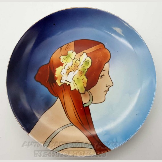 Антикварная фарфоровая настенная тарелка "Девушка с цветком в волосах". Кузнецов.
