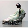 Фарфоровая статуэтка "Китаянка с зеркалом". Китай. 1950 - е.