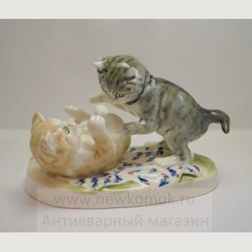 Фарфоровая статуэтка "Играющие котята". Конаково. 1957 г. 