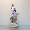 Фарфоровая статуэтка "Сборщица роз". SITZENDORF PORCELAIN FACTORY (Germany). 1902-1954 гг.