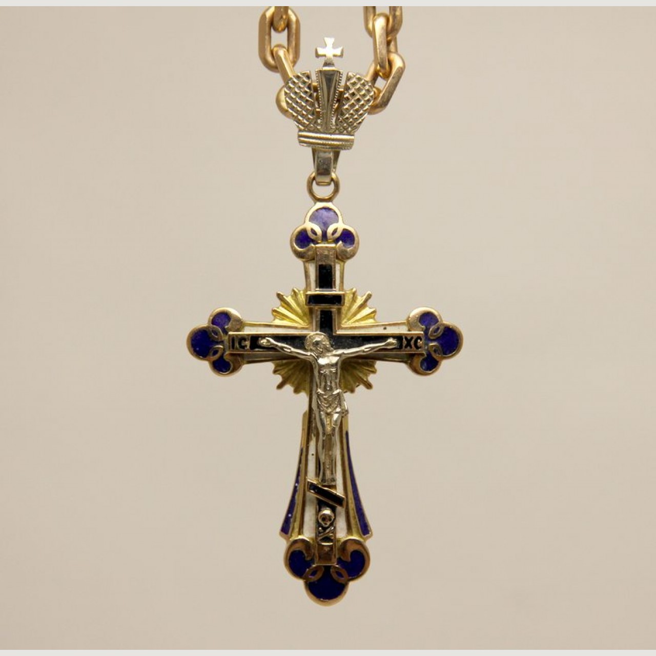 Золотой крест, с распятием, Четырехцветная эмаль, 585 проба