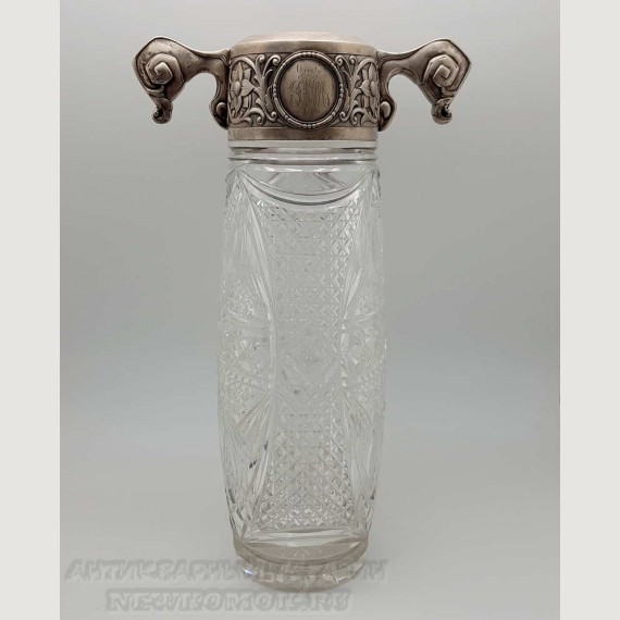 Антикварная ваза. Хрусталь, серебро 84 пробы. Российская империя. Вторая половина XVIII века. Цена по запросу.