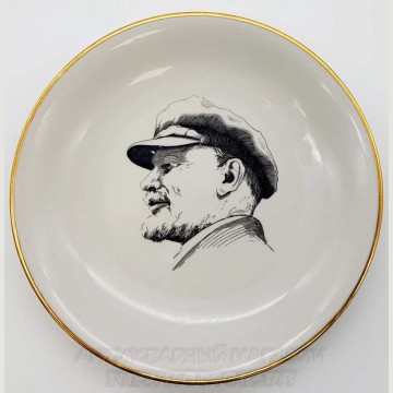 Фарфоровая тарелка с изображением В. И. Ленина. Дулево. 
