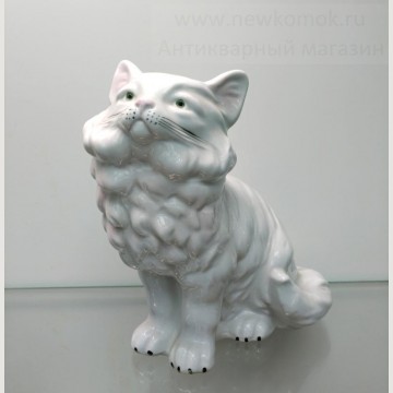 Фарфоровая статуэтка "Белый кот". GDR. 