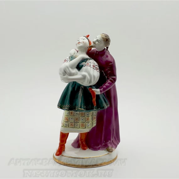 Скульптура "Солоха и дьяк". Вербилки. 1951 - 1954 гг..