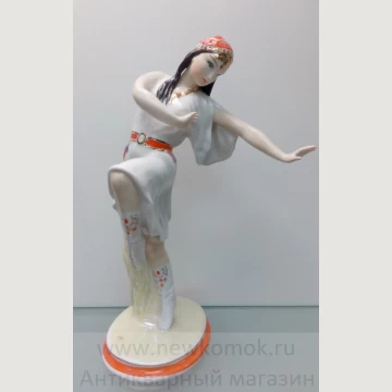 Фигурка "Татарский танец". Дулево. 