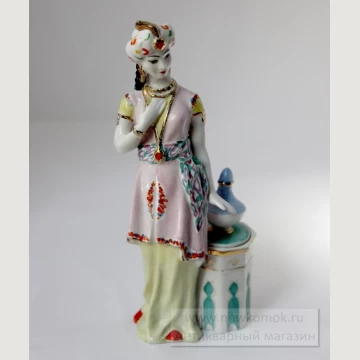 Фарфоровая фигурка "Шамаханская царица". Дулево. 1960 г. 