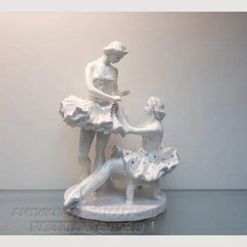 "Балерины перед выступлением". ЛЗФИ. 